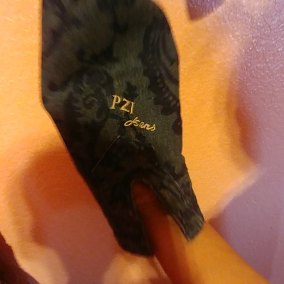 Cropped Blue Jacket (Only Two Left) - Picture 6 of 8